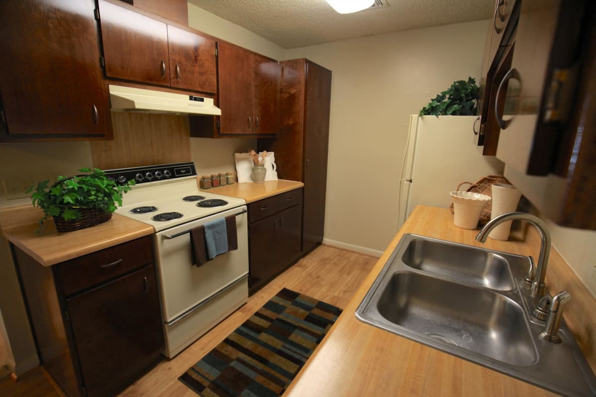 Photos Wildwood Apartments in Thomasville, GA